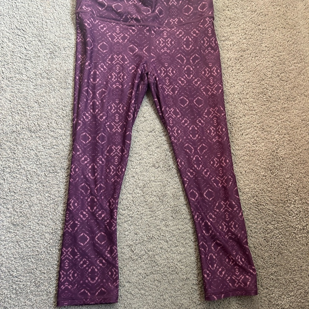 Fabletics capri Patterned Leggings